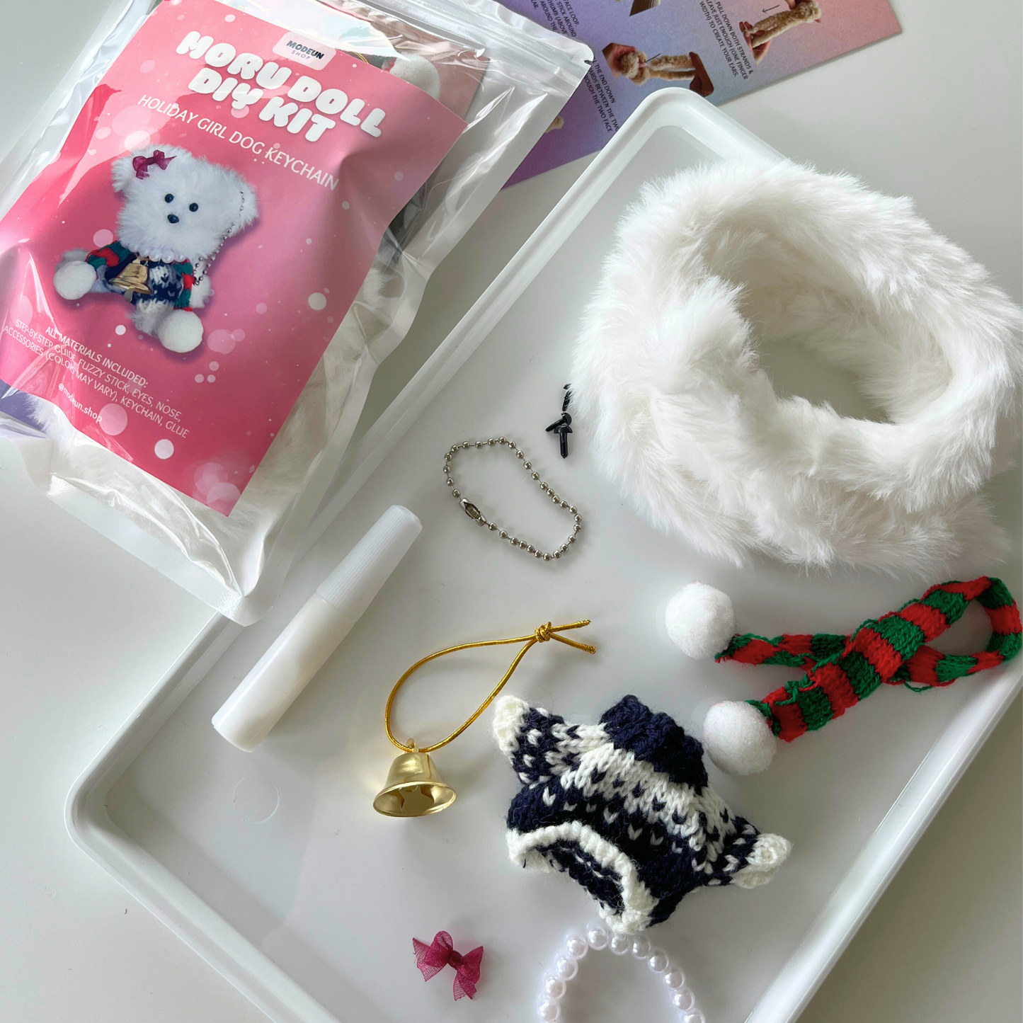 HOLIDAY GIRL MORU DOG DIY KEYCHAIN KIT